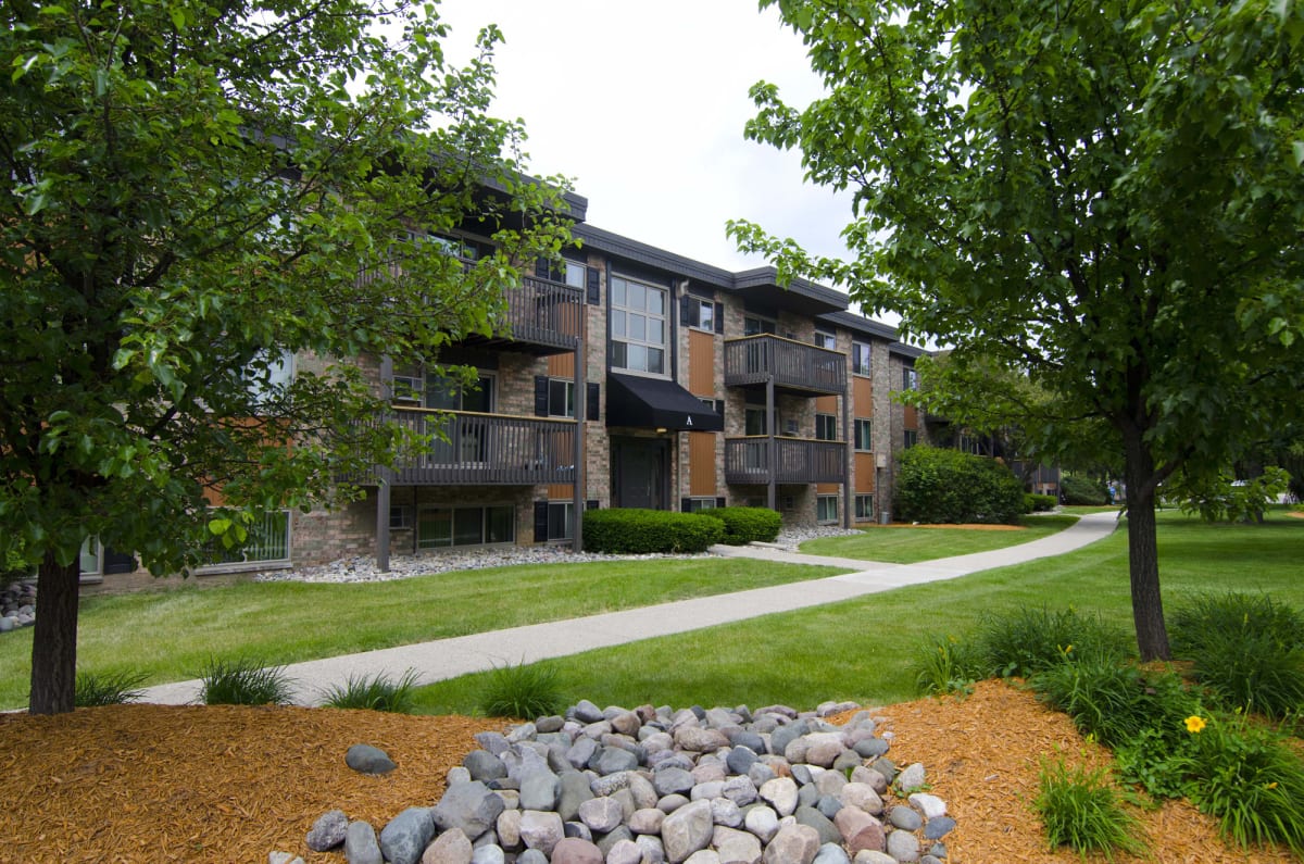 Photos and Video of Abbott Pointe Apartments in East Lansing, MI