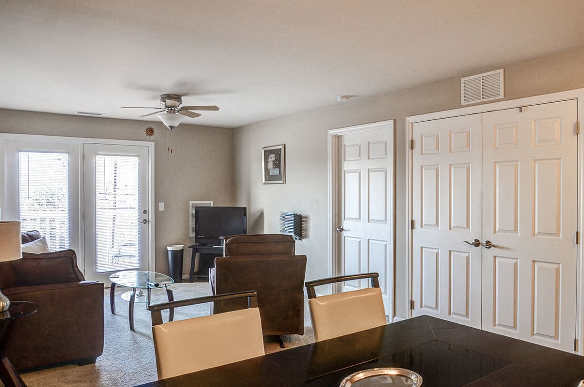 Photos and Video of Viewmont Square Court Senior Living in Hickory, NC