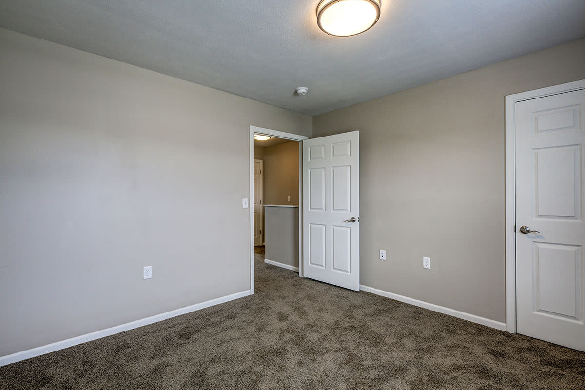 Photos and Video of Majors Crossing in Rock Creek, OH