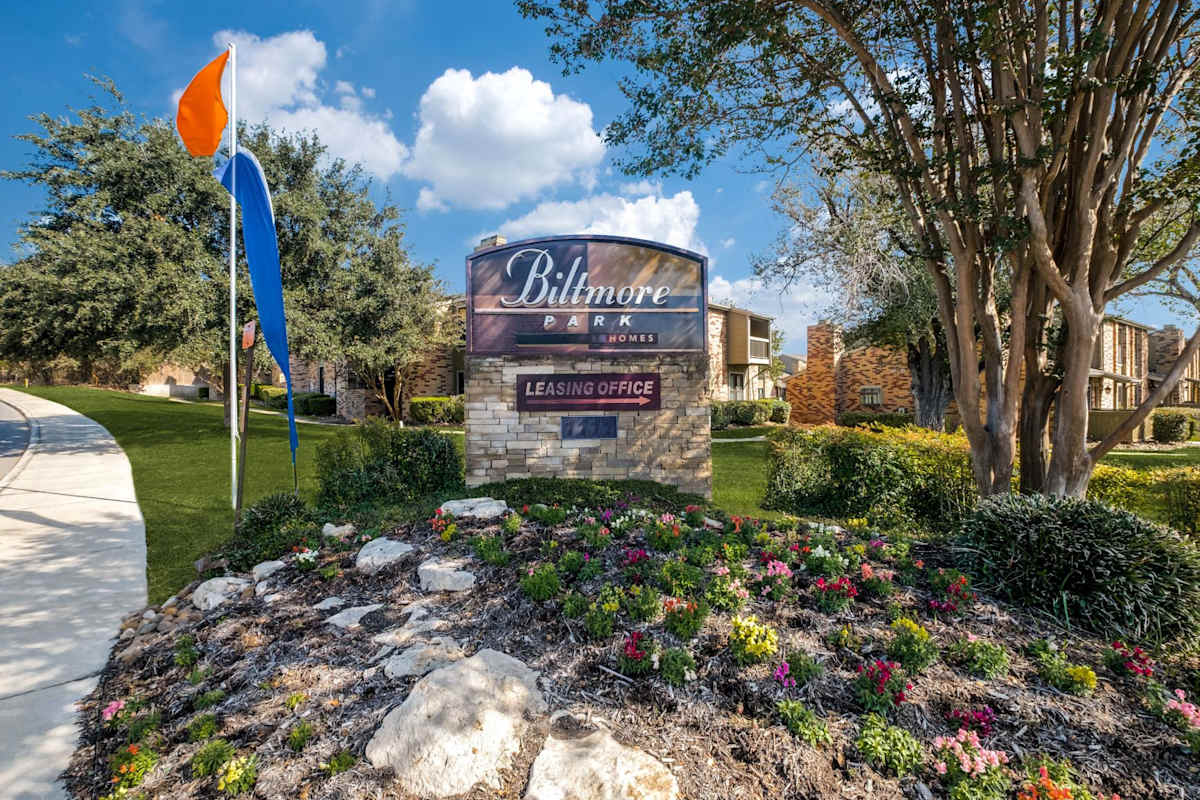 Photos and Video of Biltmore Park Apartments in San Antonio, TX