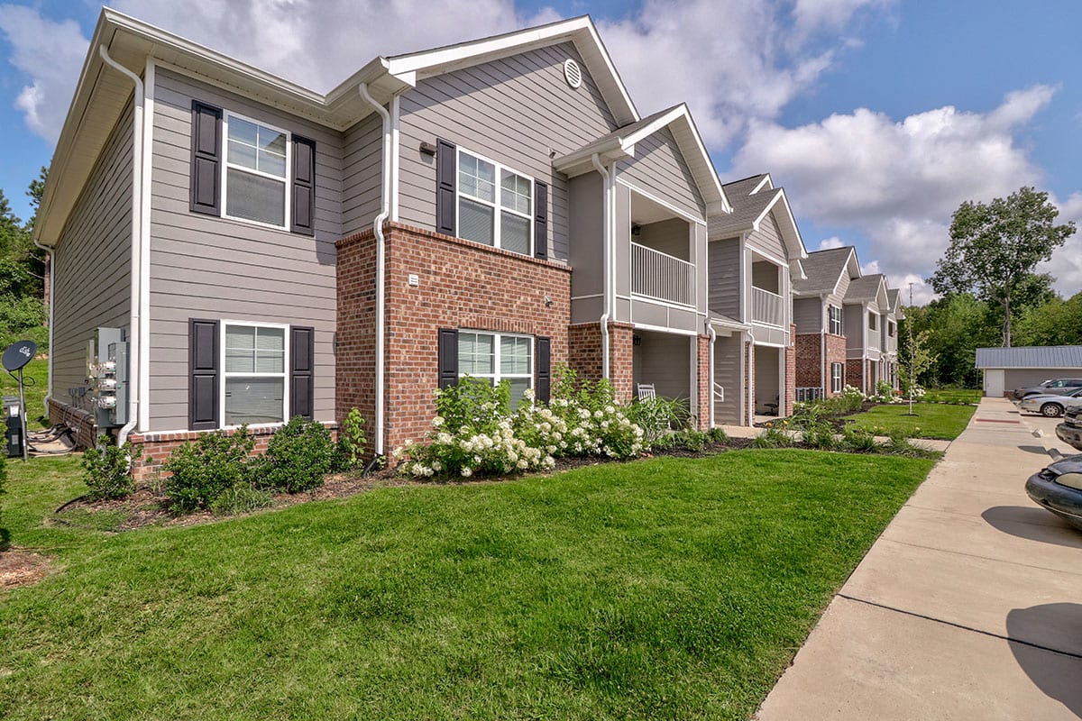 Photos and Video of Oliver Crossing in Linden, TN