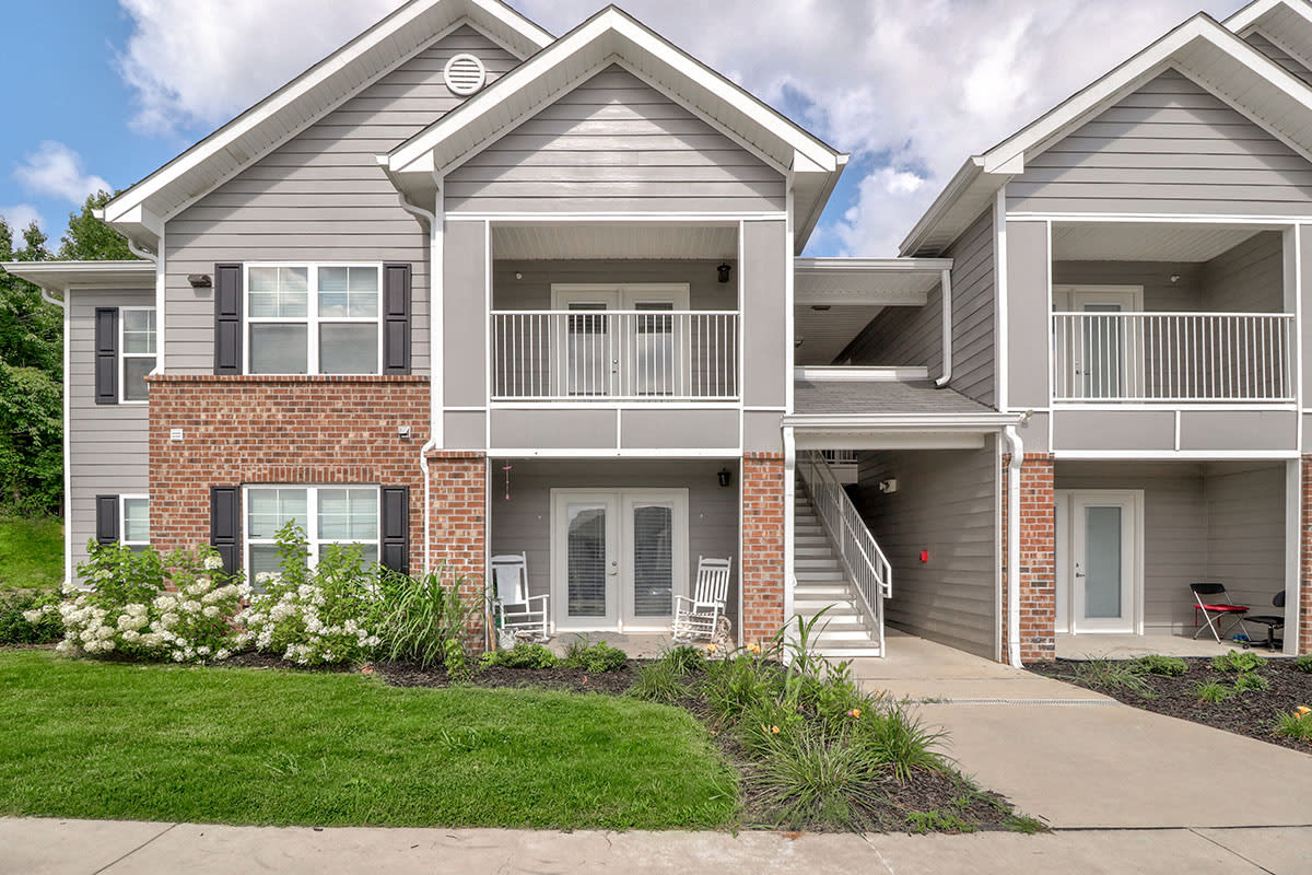 Photos and Video of Oliver Crossing in Linden, TN