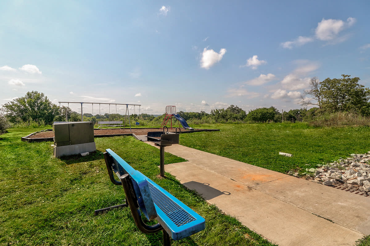 Photos and Video of Oliver Crossing in Linden, TN