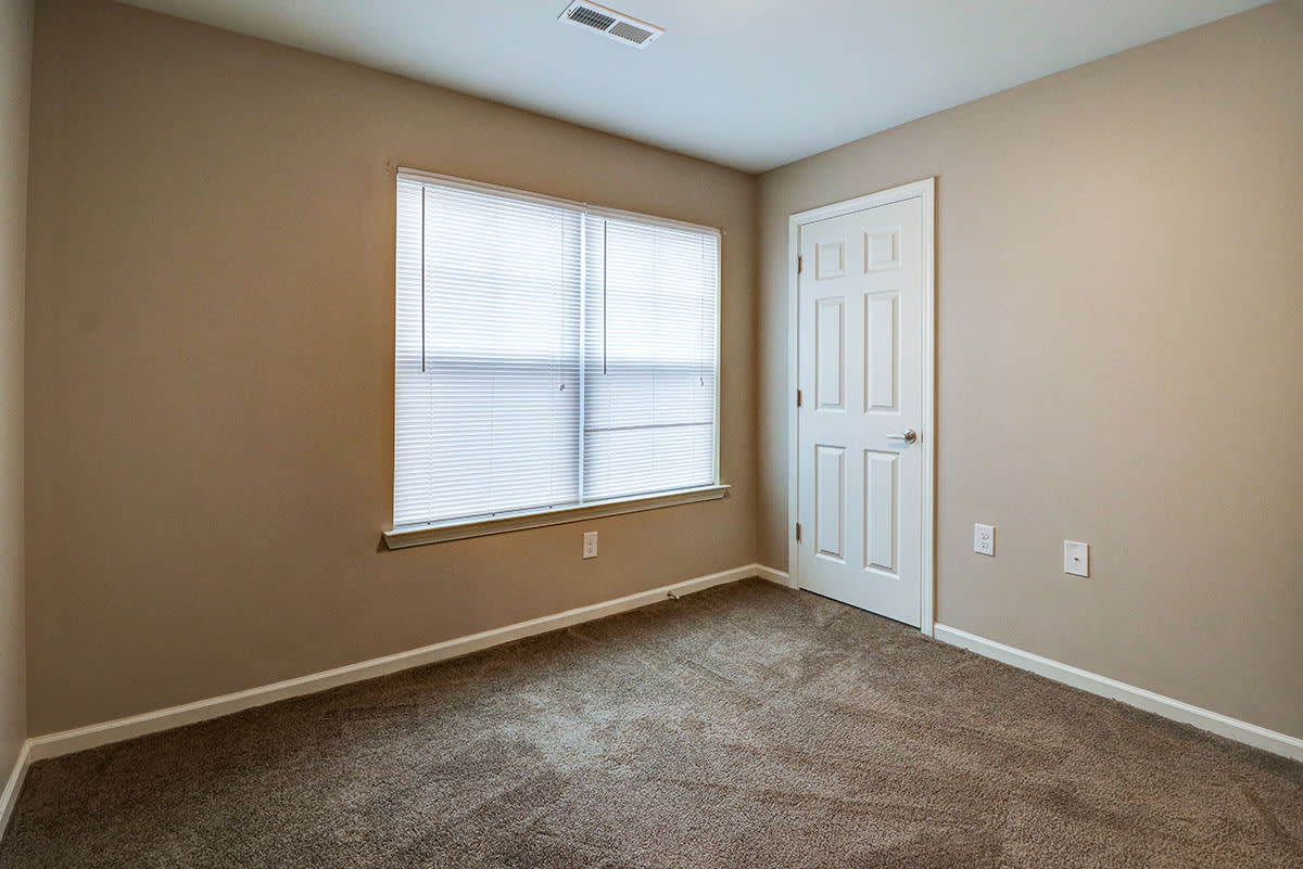 Photos and Video of Oliver Crossing in Linden, TN