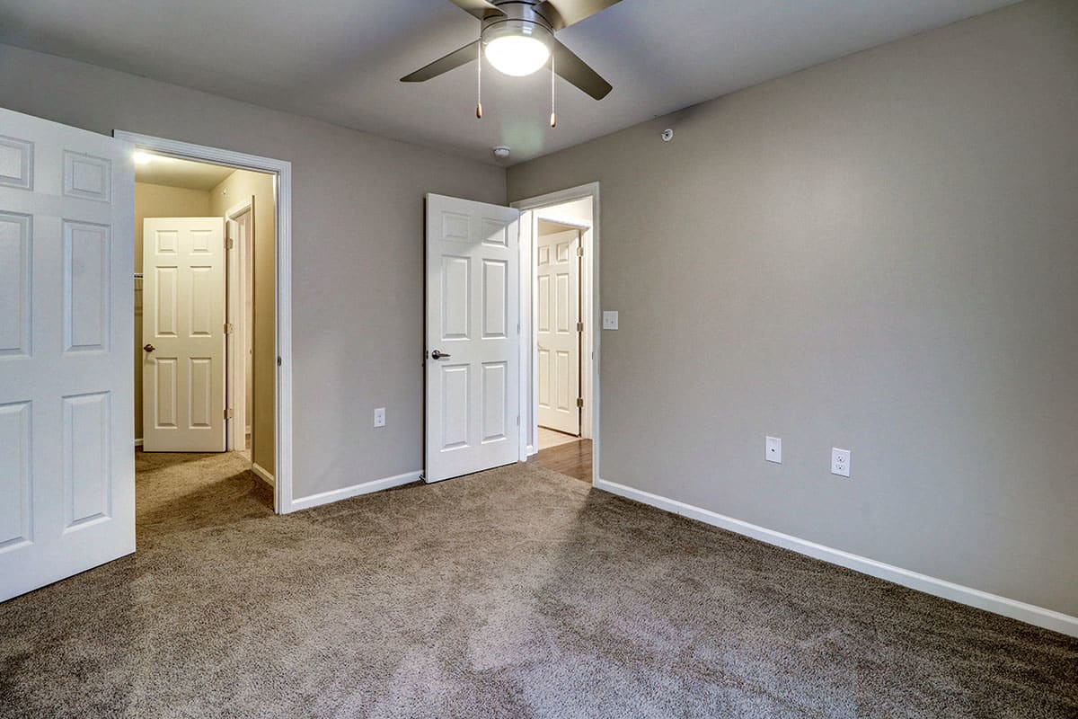 Photos and Video of Oliver Crossing in Linden, TN