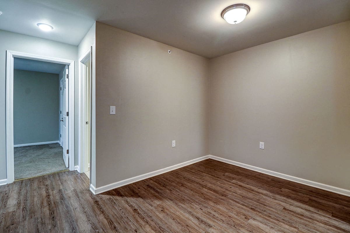 Photos and Video of Oliver Crossing in Linden, TN