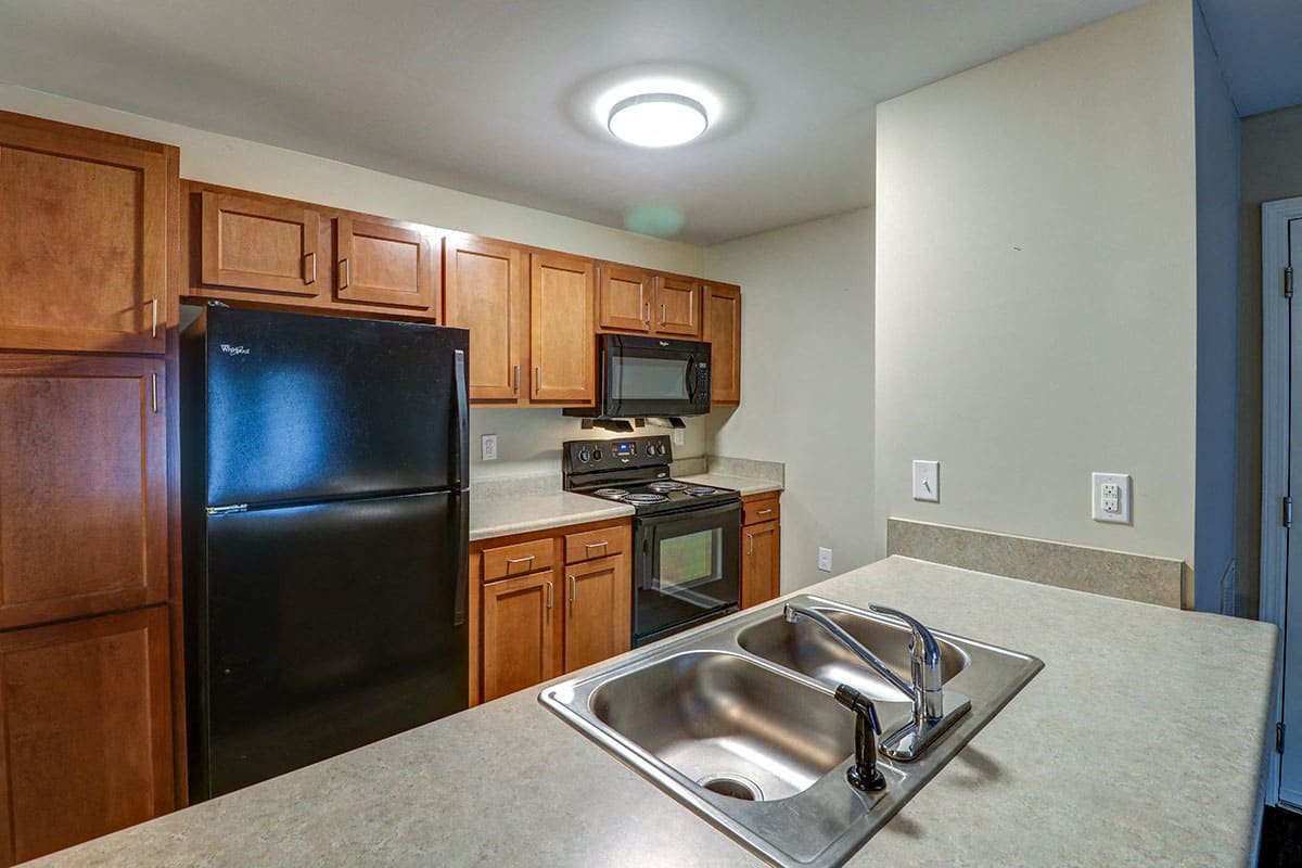 Photos and Video of Oliver Crossing in Linden, TN