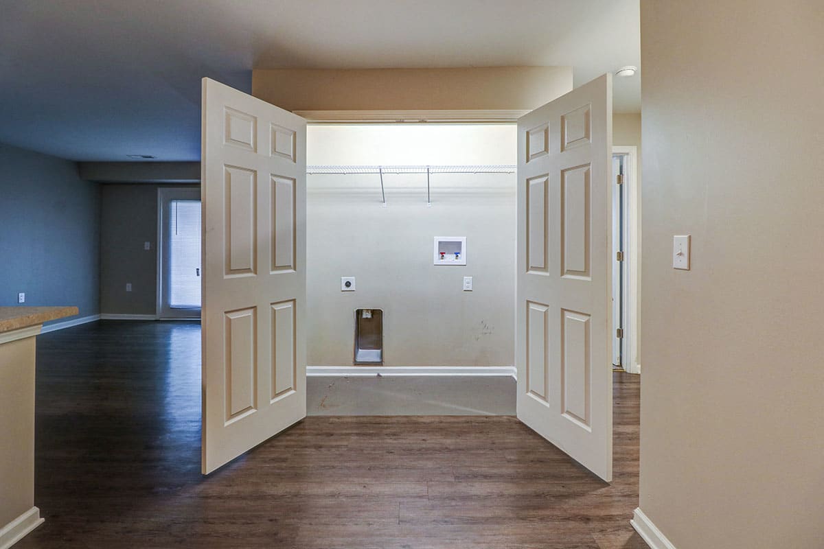 Photos and Video of Oliver Crossing in Linden, TN