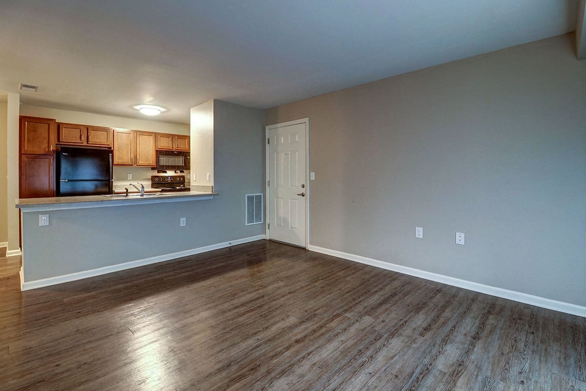 Photos and Video of Oliver Crossing in Linden, TN