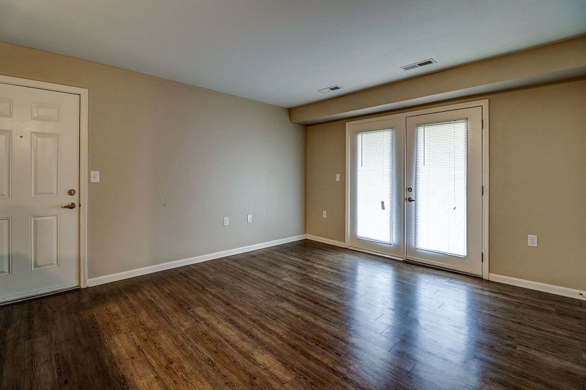 Photos and Video of Oliver Crossing in Linden, TN