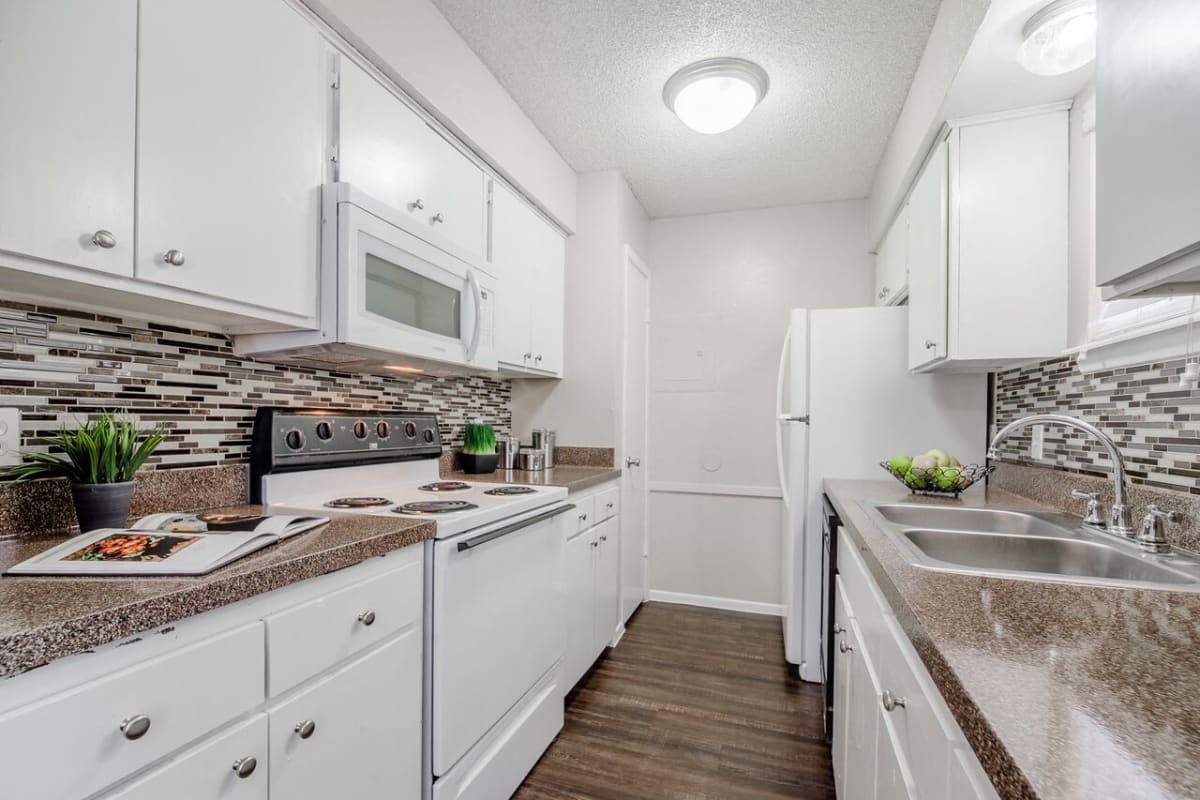 Apartments in the 76116 Area Park Villas Photos