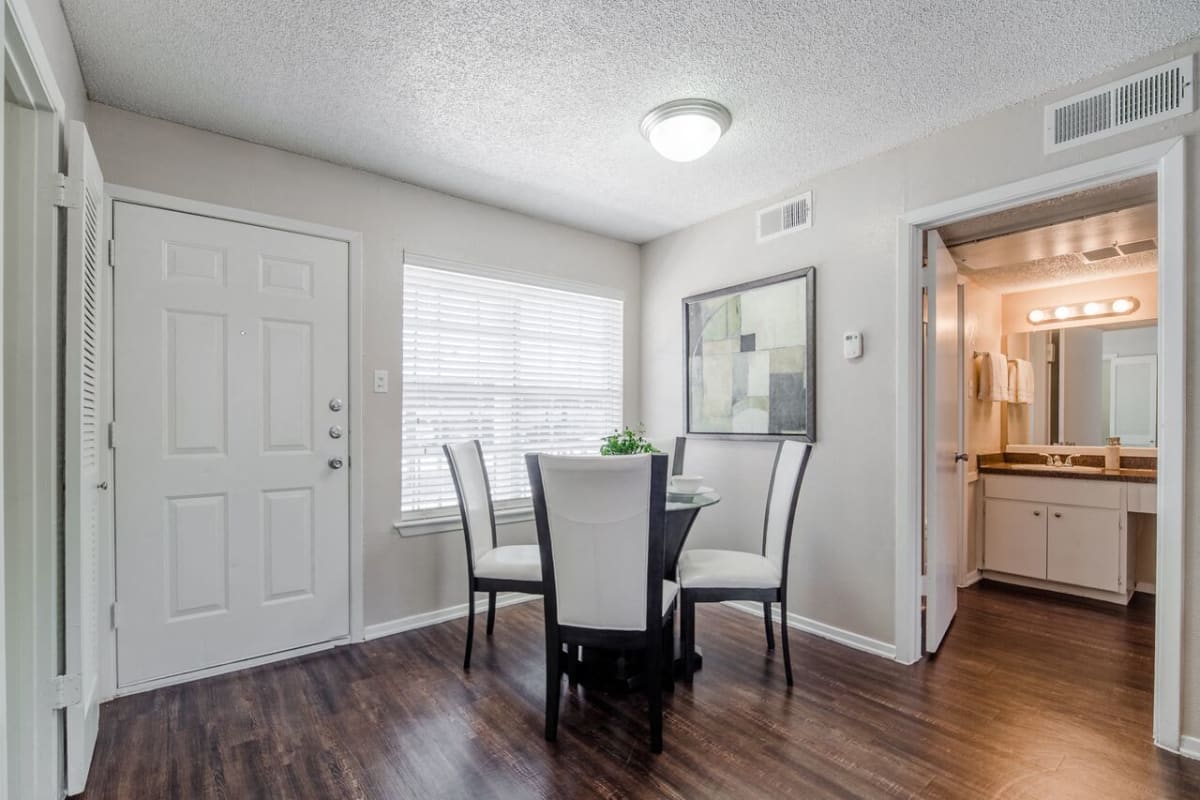 Apartments in the 76116 Area Park Villas Photos