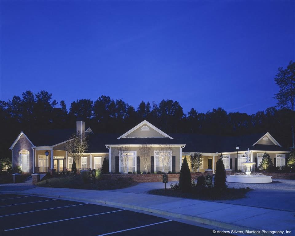 Photos Gallery Village on the Green Apartments