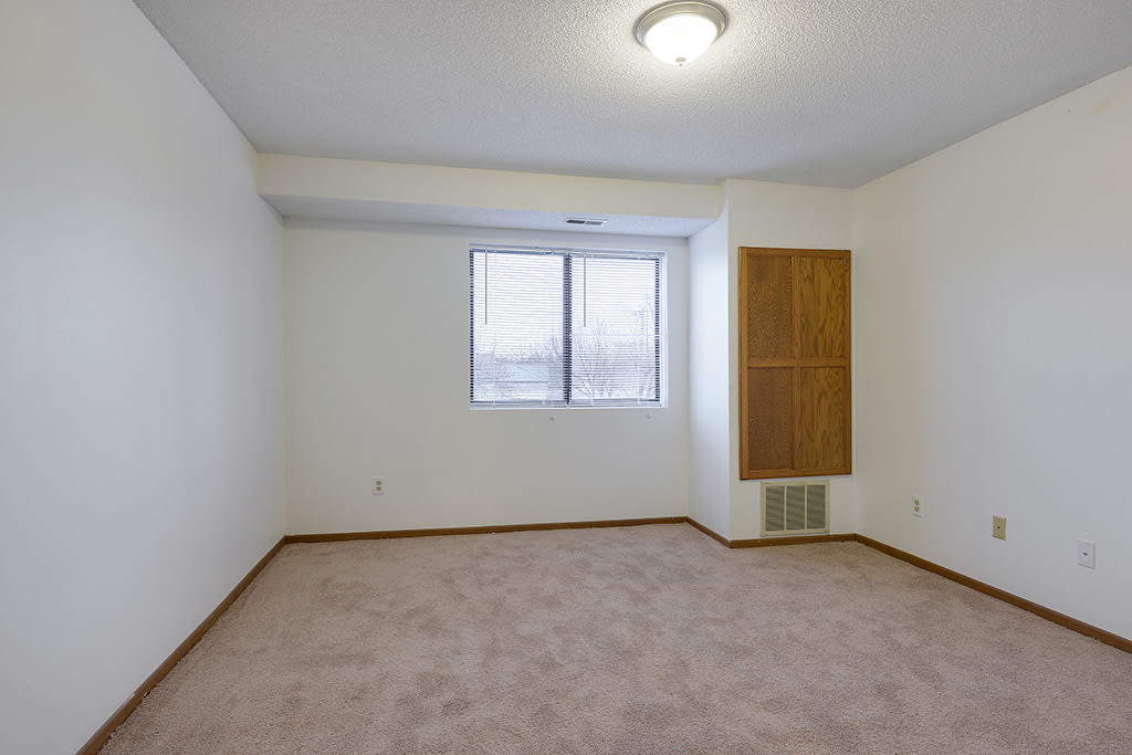 Apartments for Rent in Anoka, MN Rainbow Plaza