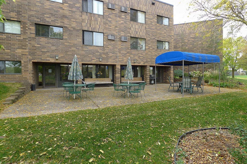Apartments for Rent in Mahtomedi, MN East Shore Place