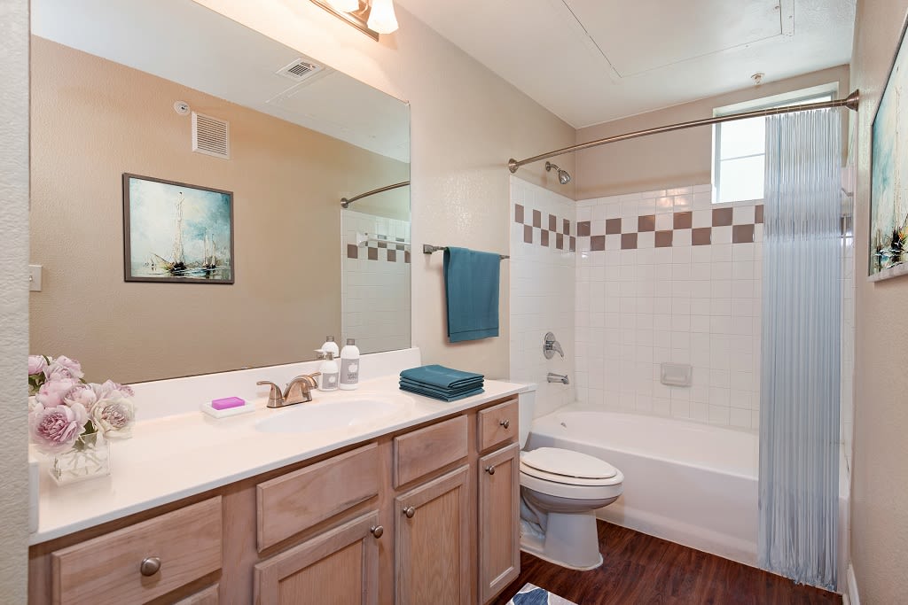 Monticello Oaks Townhomes Apartments apartment photo