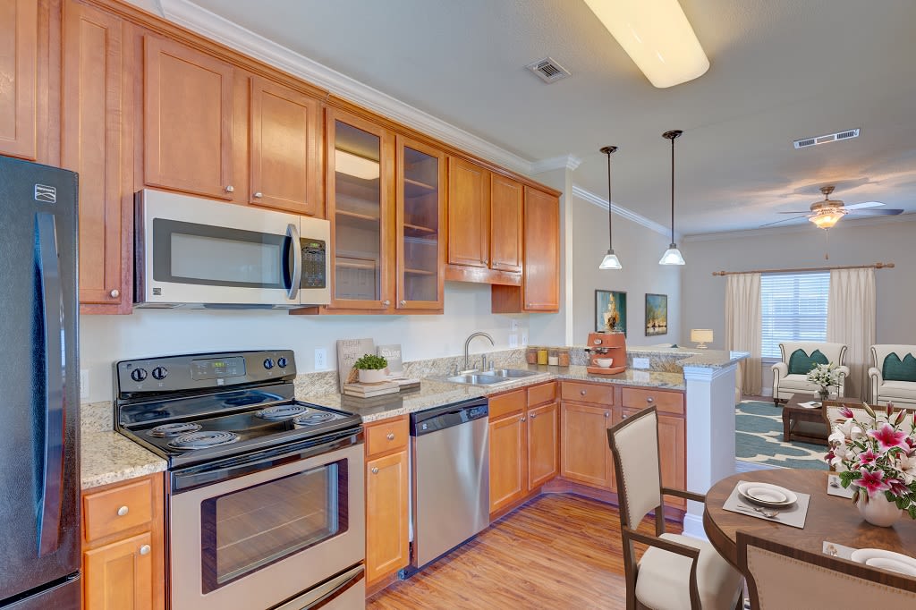 Monticello Oaks Townhomes Apartments apartment photo