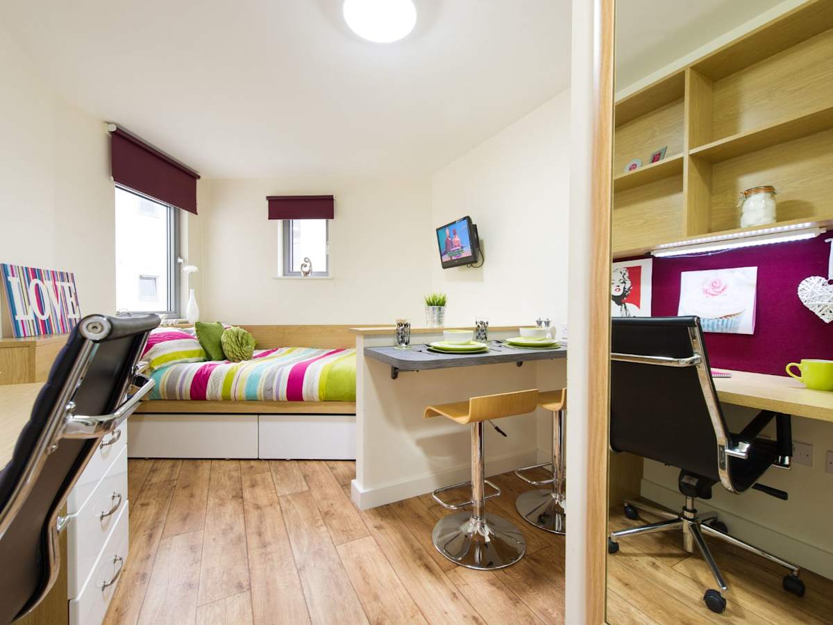 Rooms | Student Accommodation Quebec House