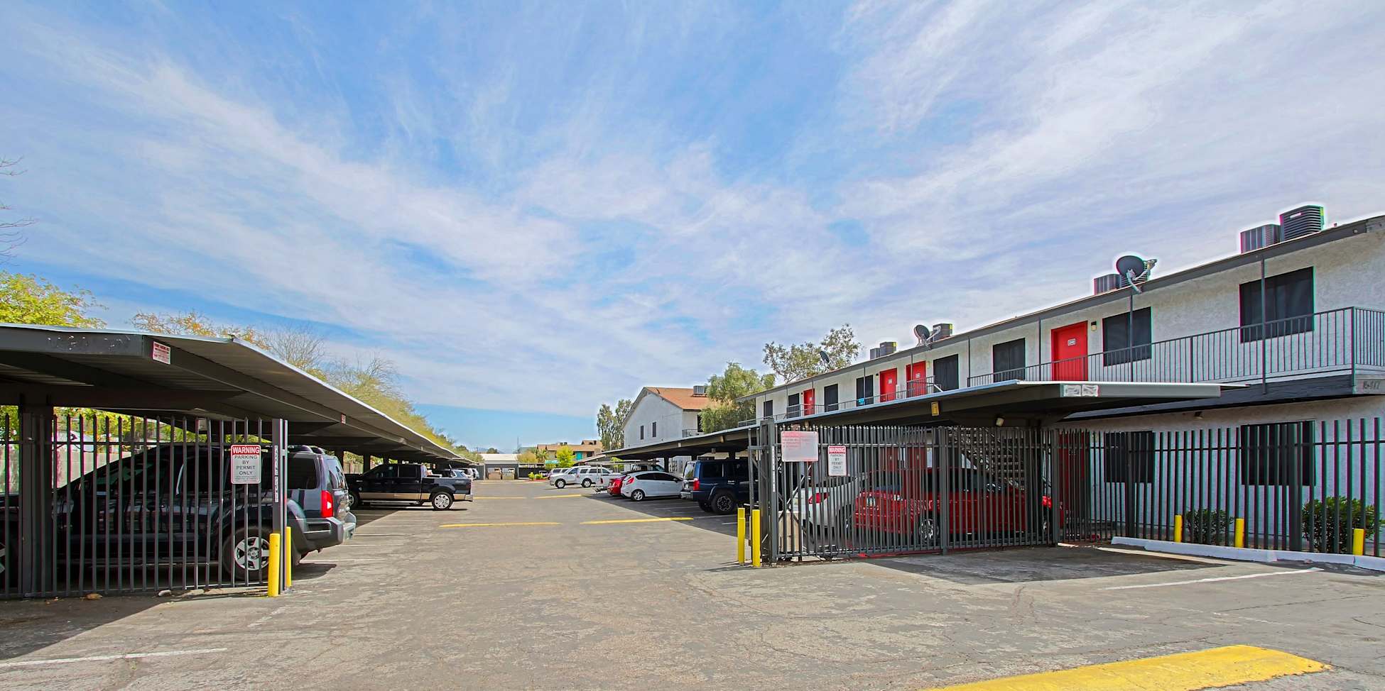 Parking area at Escarlata 29.
