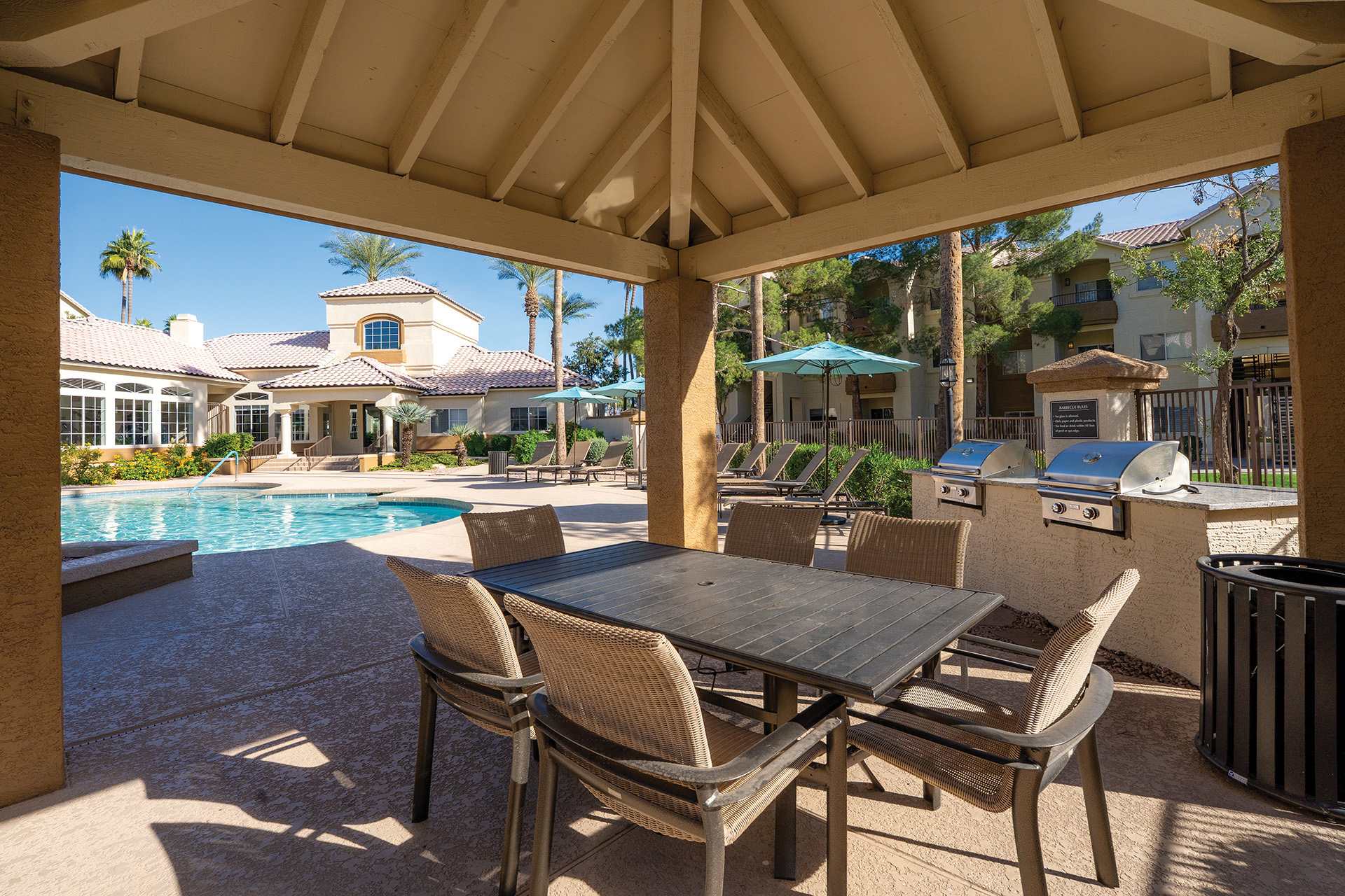 Outdoor grills at Sonterra Apartments at Paradise Valley.