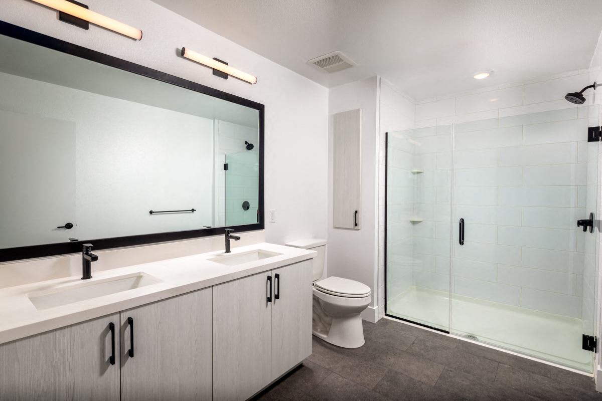 Vora Mission Valley — Bathroom