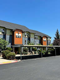 the building where the motel is located