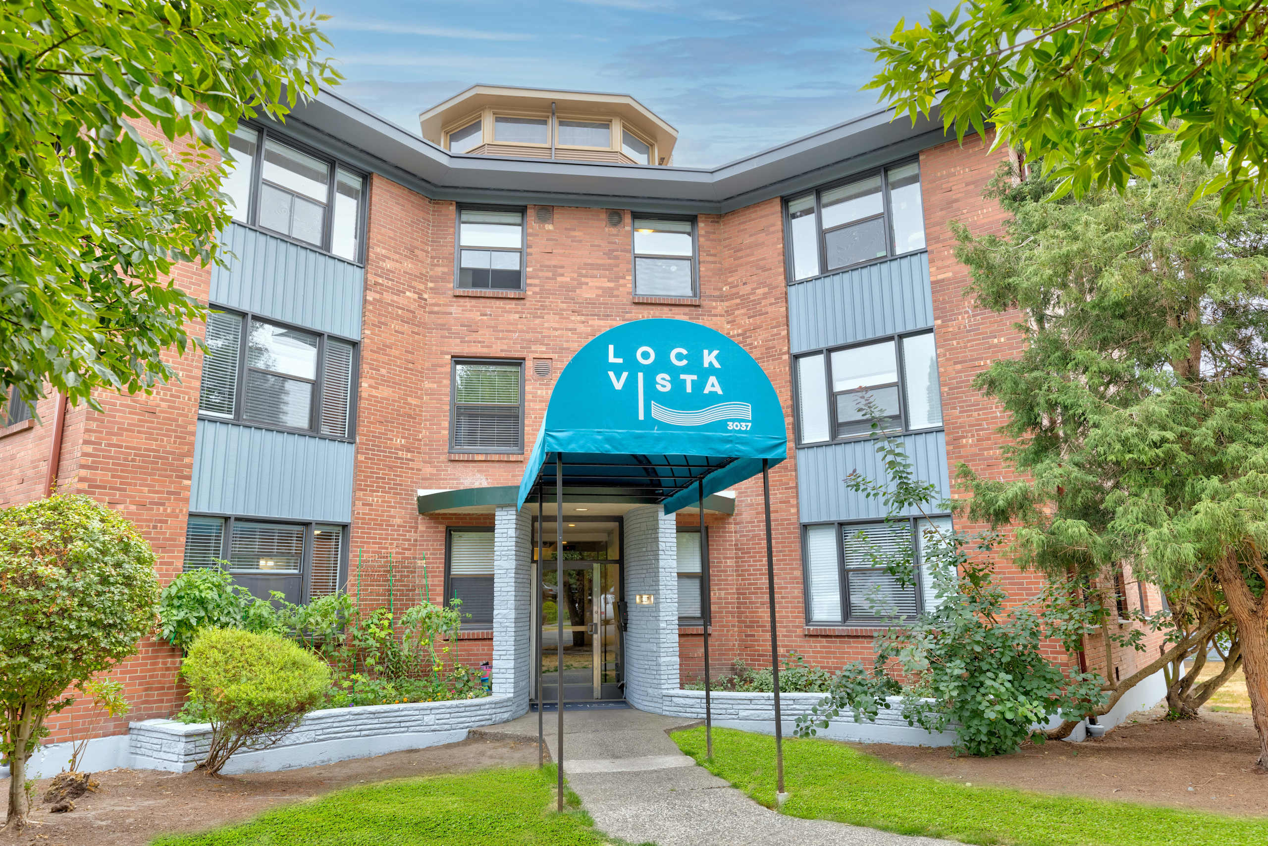 Lock Vista Apartment Community