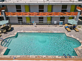 a look at the pool at the mandalay house and suites in las vegas