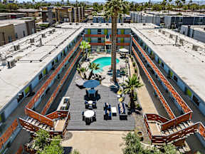 a view of the pool at courtyard by marriott las vegas convention center or nearby