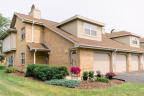 Deer Run Apartment Community in  Brown Deer