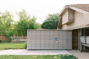 Deer Run Luxury Amenities like Amazon Hub Package Lockers in Brown Deer