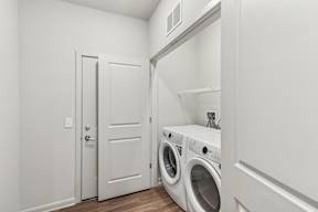 Washer and dryer at Brandywine Green Apartments, Brandywine, MD