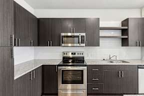 Stainless steel appliances at Brandywine Green Apartments, Brandywine, 20613