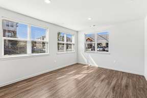 Room with two windows at Brandywine Green Apartments, Maryland, 20613