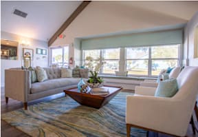 Enjoy yourself in the clubhouse
