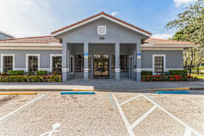 Cobblestone on the Lake clubhouse