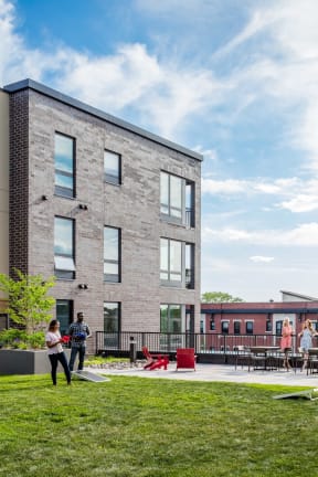 Vintage on Selby | St. Paul, MN |Community Amenities | Backyard Rooftop Park and Green Space