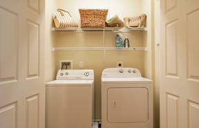 Laundryat Cascades at Tinton Falls, Tinton Falls, New Jersey