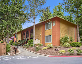 Heritage Woods Leasing Office building in Redmond, WA