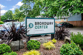 Broadway Center | Exterior