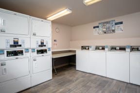 Scotsboro Square | Laundry