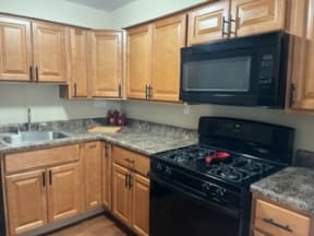 Fully Equipped Kitchen at Lavale Apartments, Monroeville