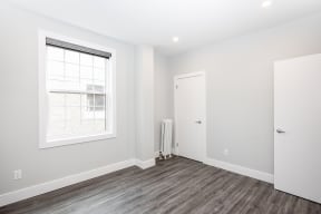883 Grosvenor Avenue