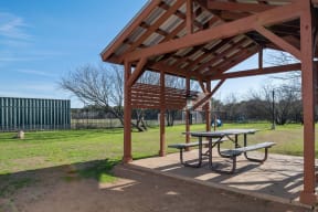 Picnic area | Park at Monterey Oaks