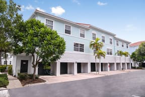 Garage Parking Available | Floresta