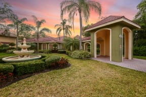 Beautiful grounds with fountain | Cypress Shores