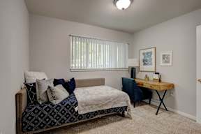 Bedroom With Work Desk at Oaks at Oxon Hill, Oxon Hill, Maryland