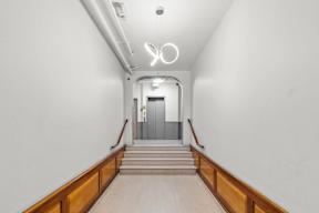 Entry lobby in 6128 Wilshire