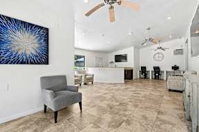 Leasing Office at Oro Apartments with seating area