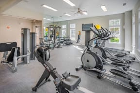 modern renovated fitness center at Stone Ridge apartments Charlotte